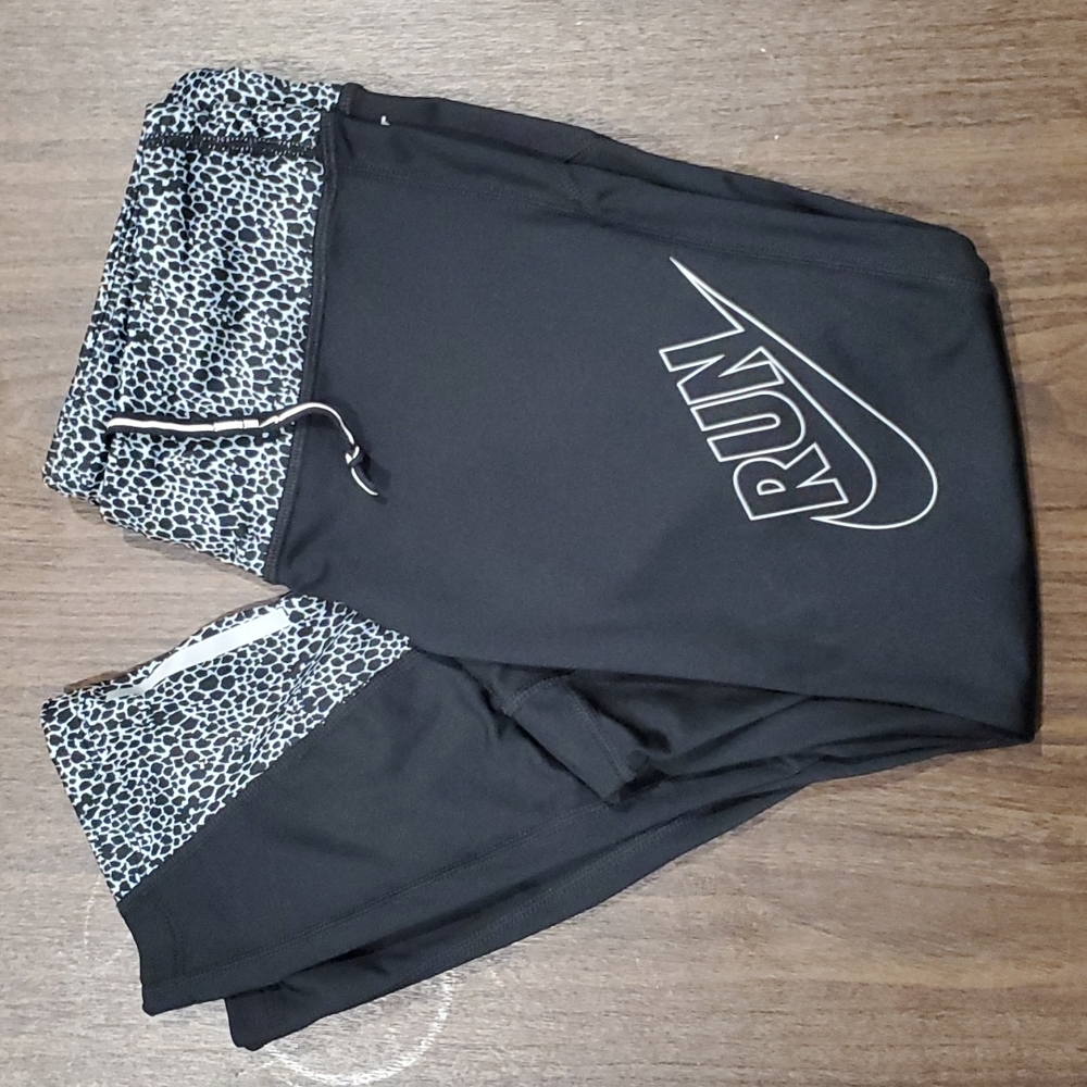Nike dri-fit Capri workout pants